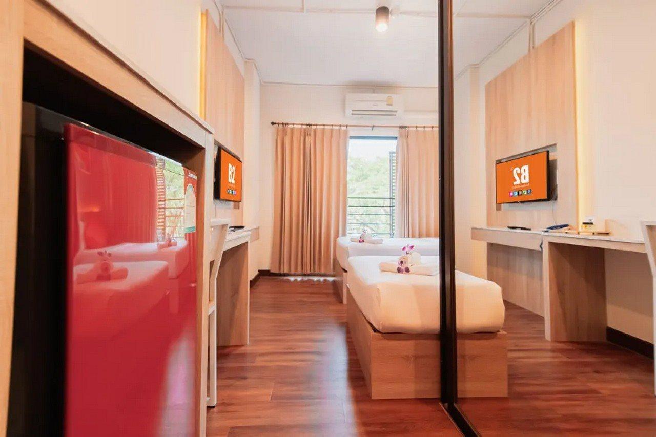 บีทู คำเที่ยง บูทิก แอนด์ บัดเจ็ต โฮเทล Hotel เชียงใหม่ ภายนอก รูปภาพ