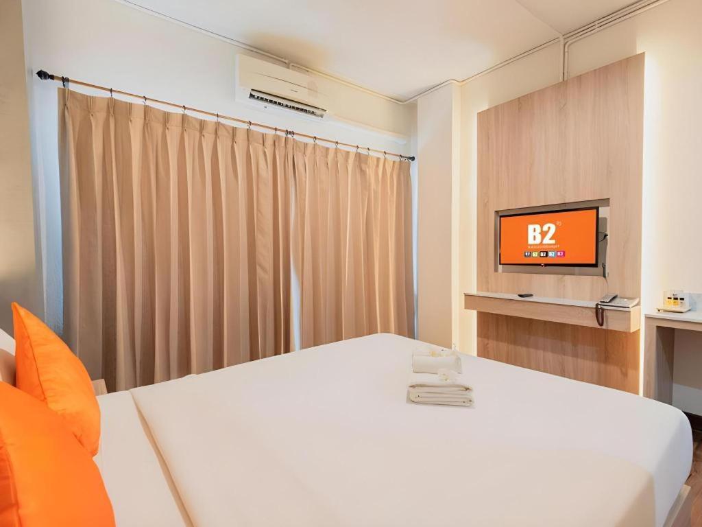 บีทู คำเที่ยง บูทิก แอนด์ บัดเจ็ต โฮเทล Hotel เชียงใหม่ ภายนอก รูปภาพ