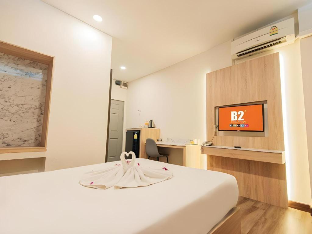 บีทู คำเที่ยง บูทิก แอนด์ บัดเจ็ต โฮเทล Hotel เชียงใหม่ ภายนอก รูปภาพ