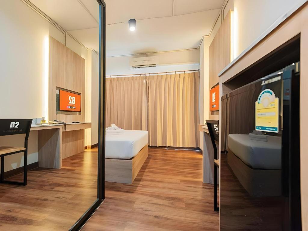 บีทู คำเที่ยง บูทิก แอนด์ บัดเจ็ต โฮเทล Hotel เชียงใหม่ ภายนอก รูปภาพ