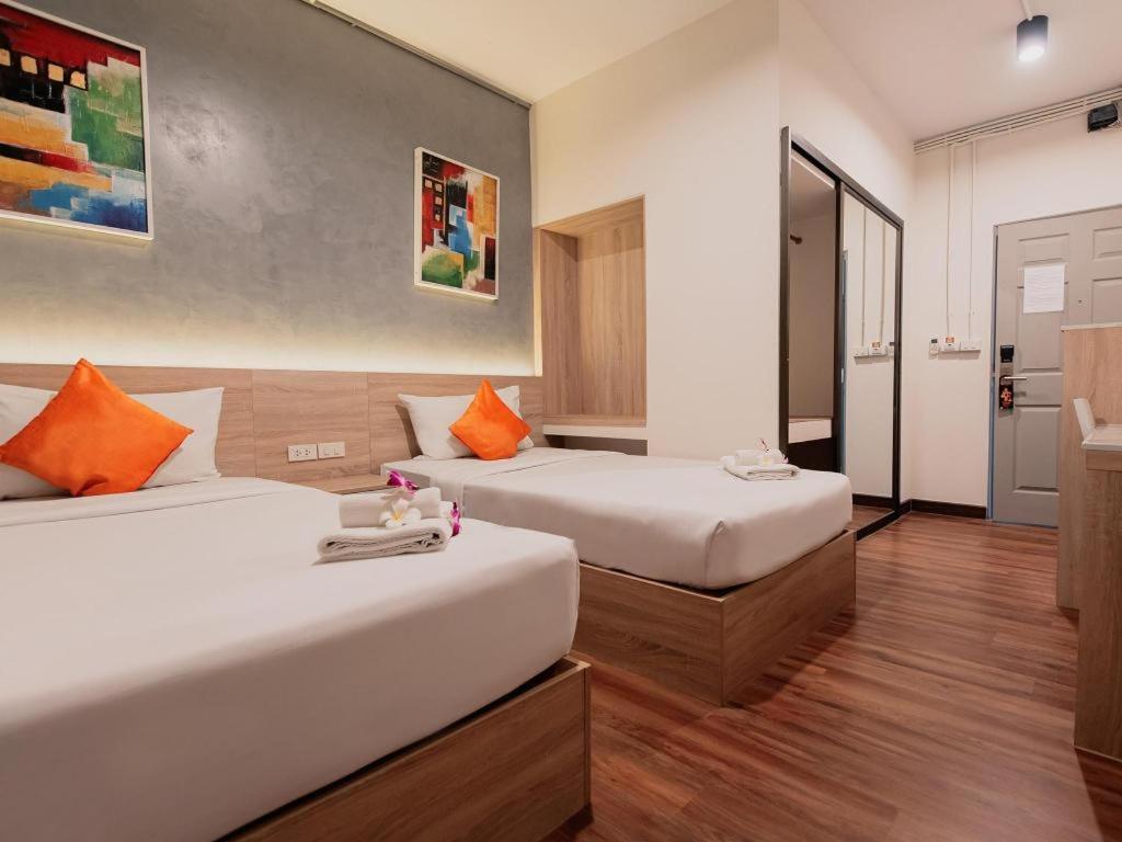 บีทู คำเที่ยง บูทิก แอนด์ บัดเจ็ต โฮเทล Hotel เชียงใหม่ ภายนอก รูปภาพ