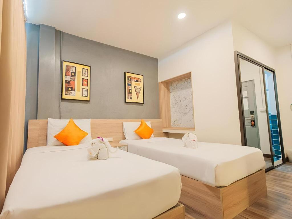 บีทู คำเที่ยง บูทิก แอนด์ บัดเจ็ต โฮเทล Hotel เชียงใหม่ ภายนอก รูปภาพ