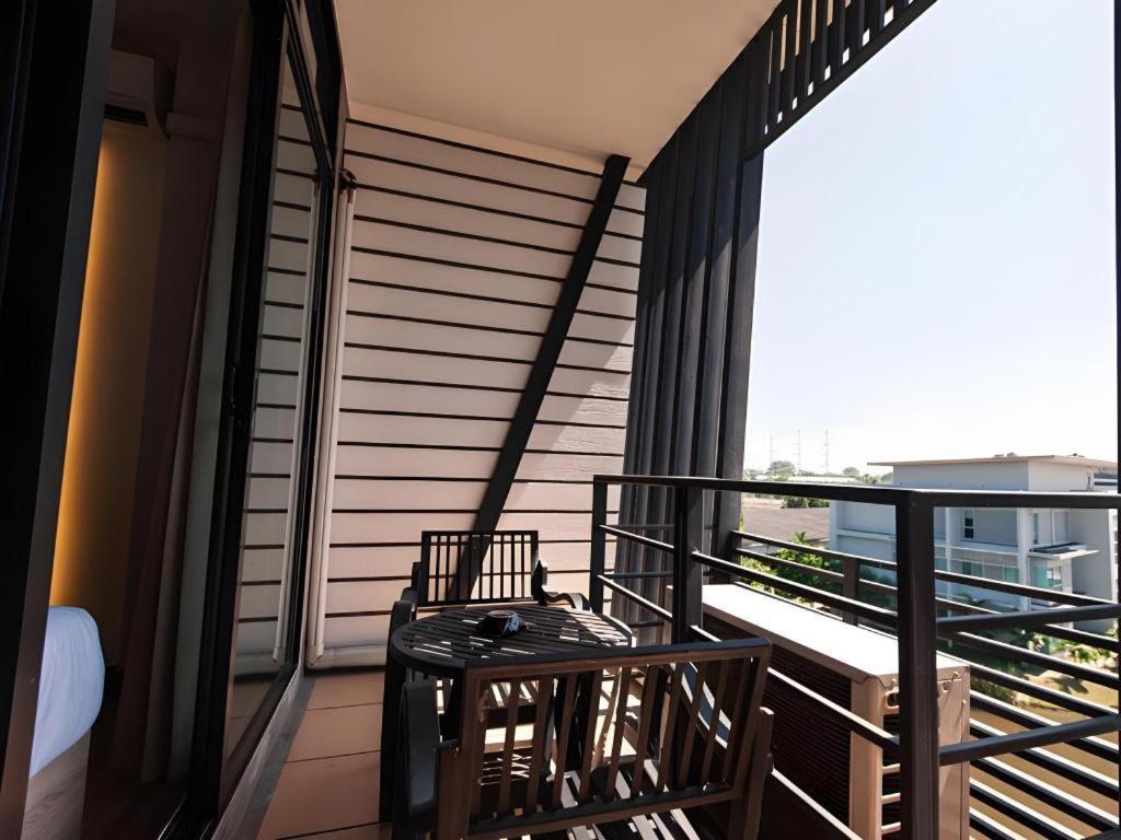 บีทู คำเที่ยง บูทิก แอนด์ บัดเจ็ต โฮเทล Hotel เชียงใหม่ ภายนอก รูปภาพ