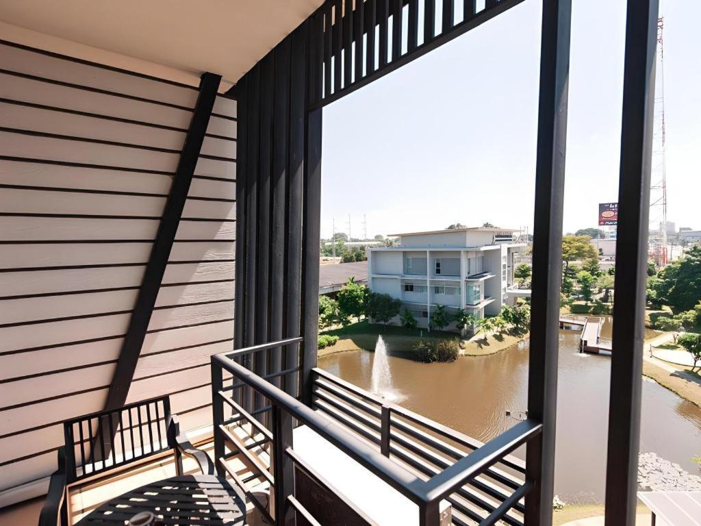 บีทู คำเที่ยง บูทิก แอนด์ บัดเจ็ต โฮเทล Hotel เชียงใหม่ ภายนอก รูปภาพ