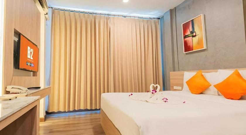 บีทู คำเที่ยง บูทิก แอนด์ บัดเจ็ต โฮเทล Hotel เชียงใหม่ ภายนอก รูปภาพ