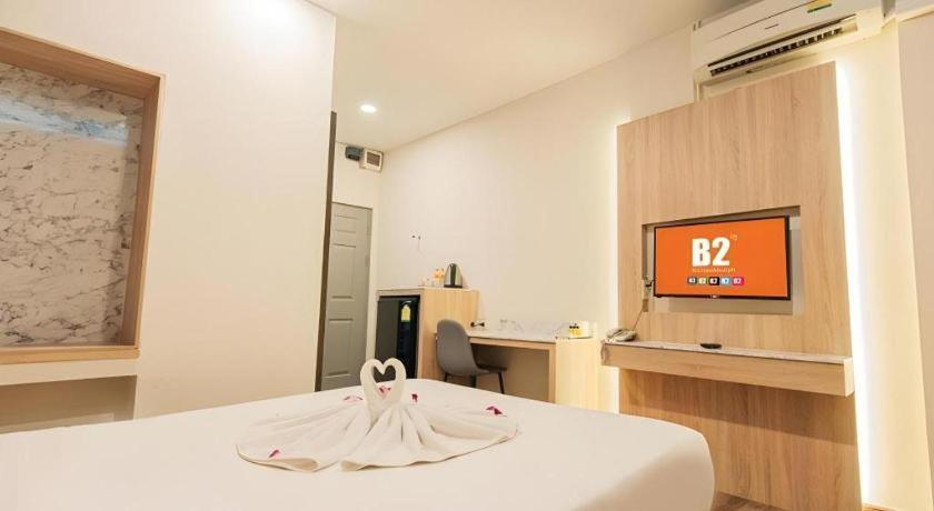 บีทู คำเที่ยง บูทิก แอนด์ บัดเจ็ต โฮเทล Hotel เชียงใหม่ ภายนอก รูปภาพ