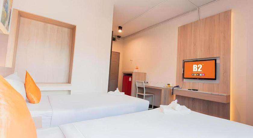 บีทู คำเที่ยง บูทิก แอนด์ บัดเจ็ต โฮเทล Hotel เชียงใหม่ ภายนอก รูปภาพ