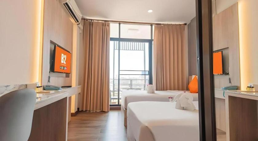 บีทู คำเที่ยง บูทิก แอนด์ บัดเจ็ต โฮเทล Hotel เชียงใหม่ ภายนอก รูปภาพ