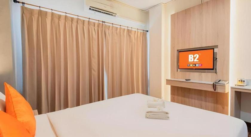 บีทู คำเที่ยง บูทิก แอนด์ บัดเจ็ต โฮเทล Hotel เชียงใหม่ ภายนอก รูปภาพ