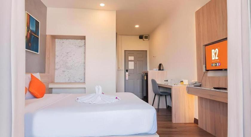 บีทู คำเที่ยง บูทิก แอนด์ บัดเจ็ต โฮเทล Hotel เชียงใหม่ ภายนอก รูปภาพ