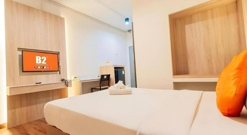 บีทู คำเที่ยง บูทิก แอนด์ บัดเจ็ต โฮเทล Hotel เชียงใหม่ ภายนอก รูปภาพ
