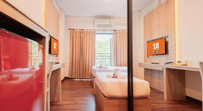 บีทู คำเที่ยง บูทิก แอนด์ บัดเจ็ต โฮเทล Hotel เชียงใหม่ ภายนอก รูปภาพ