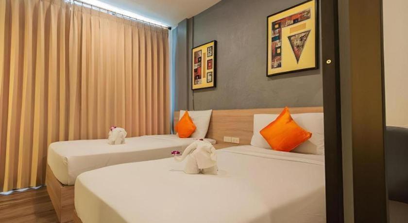 บีทู คำเที่ยง บูทิก แอนด์ บัดเจ็ต โฮเทล Hotel เชียงใหม่ ภายนอก รูปภาพ