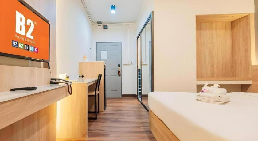 บีทู คำเที่ยง บูทิก แอนด์ บัดเจ็ต โฮเทล Hotel เชียงใหม่ ภายนอก รูปภาพ