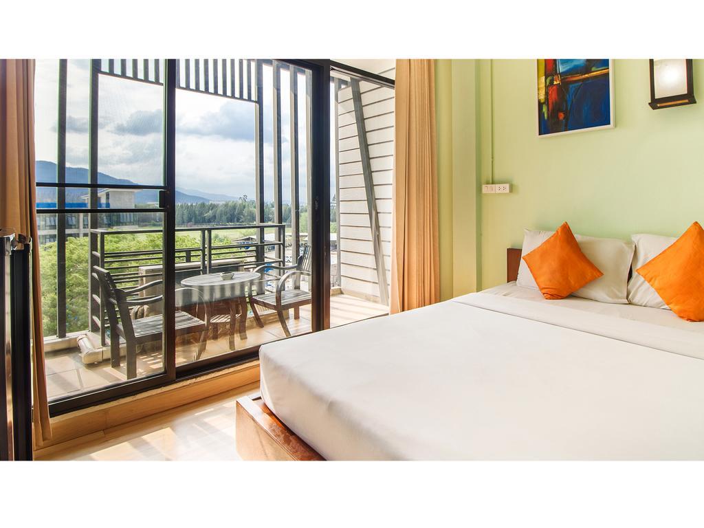 บีทู คำเที่ยง บูทิก แอนด์ บัดเจ็ต โฮเทล Hotel เชียงใหม่ ภายนอก รูปภาพ